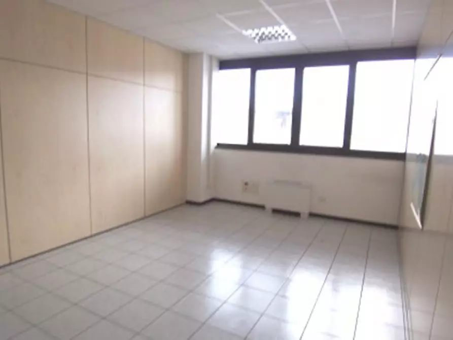 Immagine 19 di Ufficio in affitto  in VIA BURONA a Vimodrone