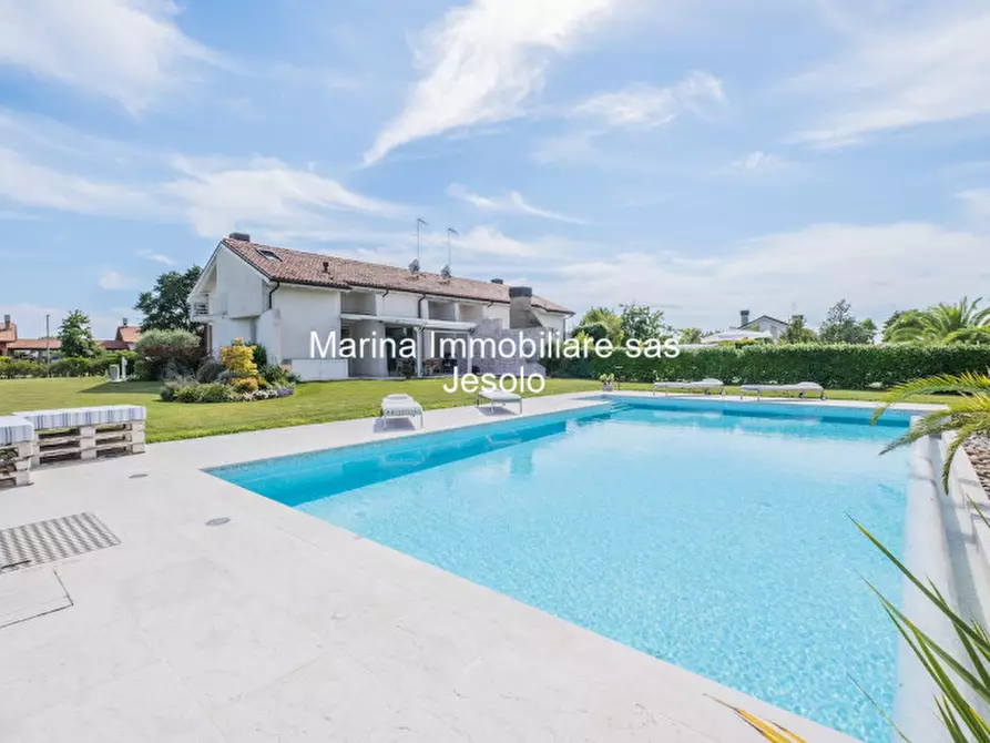 Immagine 6 di Villa in vendita  in via pazienti a Jesolo