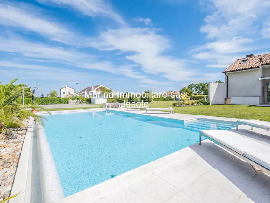 Immagine 7 di Villa in vendita  in via pazienti a Jesolo