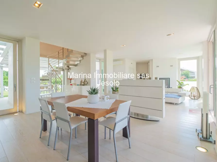 Immagine 11 di Villa in vendita  in via pazienti a Jesolo