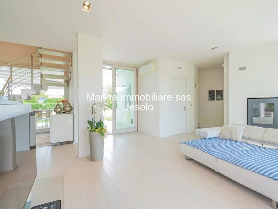Immagine 18 di Villa in vendita  in via pazienti a Jesolo