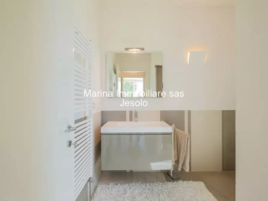 Immagine 21 di Villa in vendita  in via pazienti a Jesolo