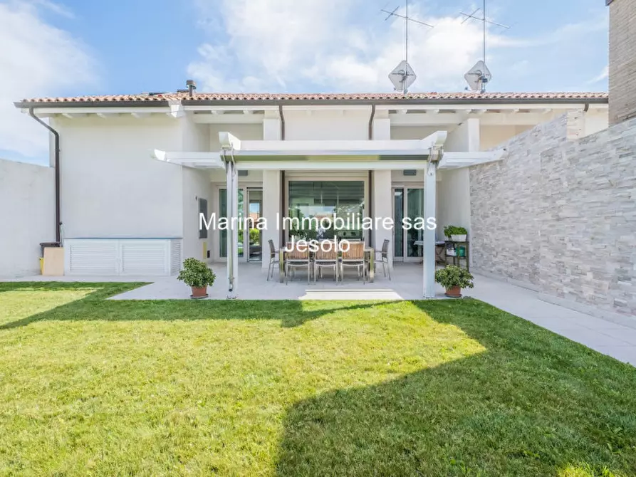Immagine 44 di Villa in vendita  in via pazienti a Jesolo