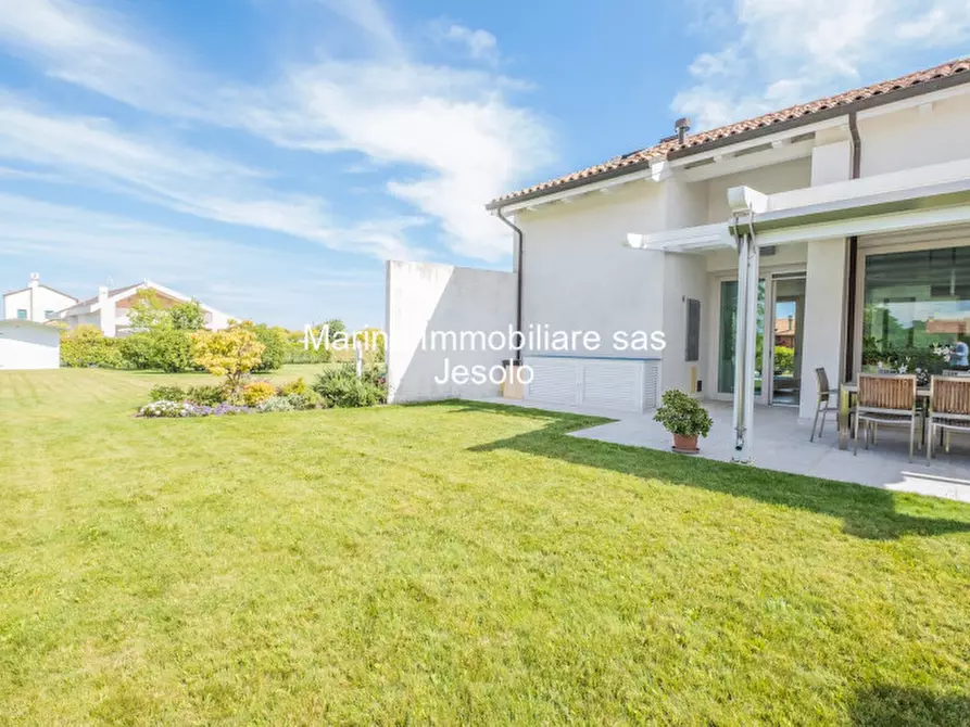 Immagine 45 di Villa in vendita  in via pazienti a Jesolo