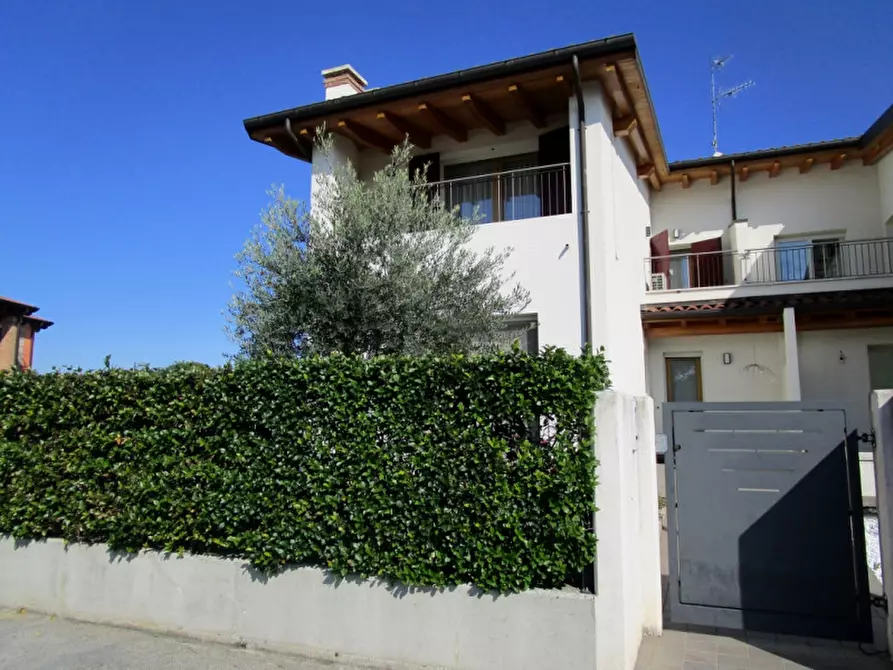 Immagine 2 di Casa bifamiliare in affitto  in via Giuseppe Roi a Montegalda