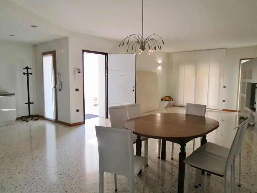 Immagine 5 di Casa bifamiliare in affitto  in via Giuseppe Roi a Montegalda