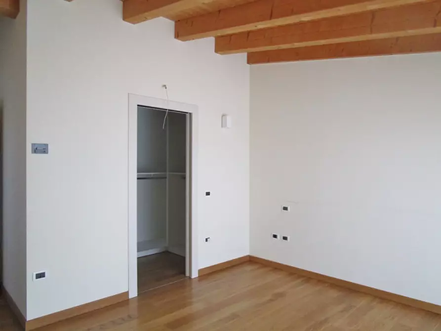 Immagine 15 di Casa bifamiliare in affitto  in via Giuseppe Roi a Montegalda
