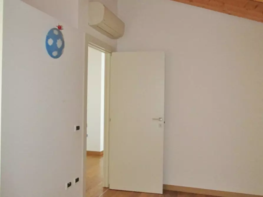 Immagine 24 di Casa bifamiliare in affitto  in via Giuseppe Roi a Montegalda