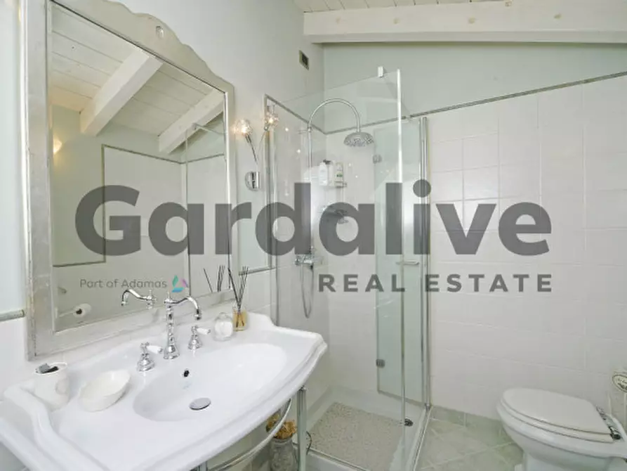 Immagine 24 di Appartamento in vendita  in Via Trevisago, 10 a Soiano Del Lago