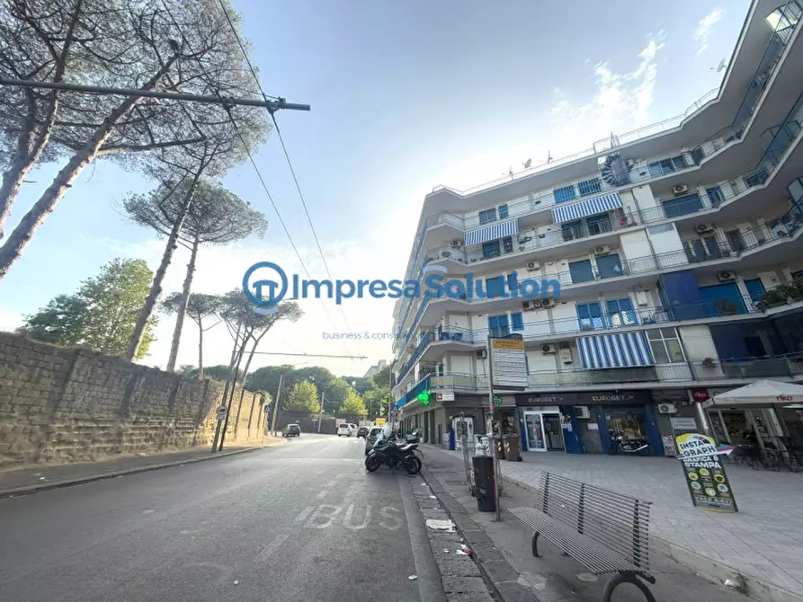 Immagine 5 di Negozio in affitto  in Via Michele Pietravalle a Napoli