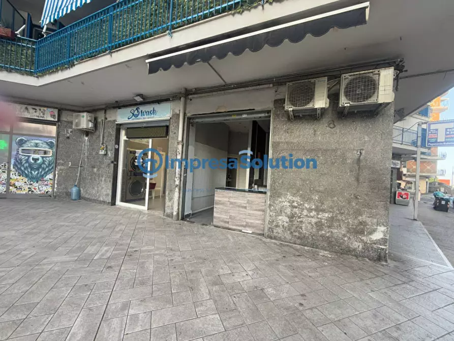 Immagine 8 di Negozio in affitto  in Via Michele Pietravalle a Napoli