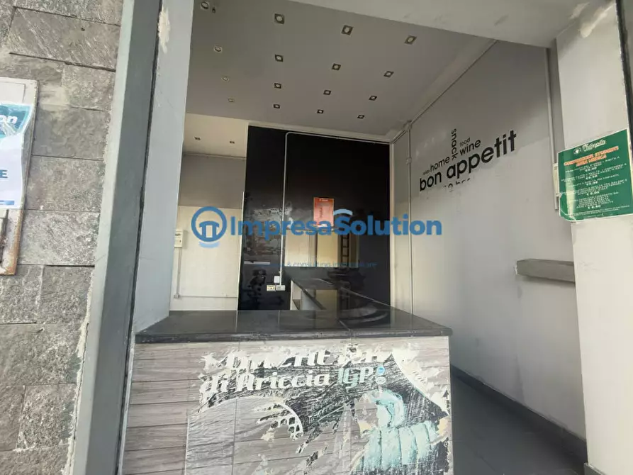 Immagine 11 di Negozio in affitto  in Via Michele Pietravalle a Napoli