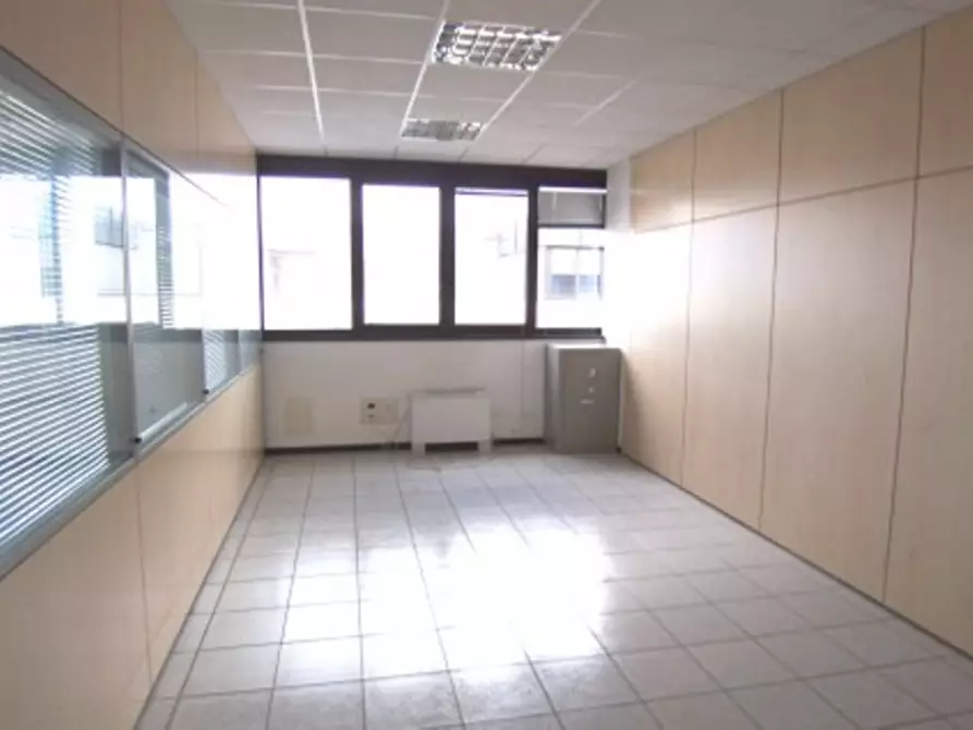 Immagine 20 di Ufficio in affitto  in VIA BURONA a Vimodrone