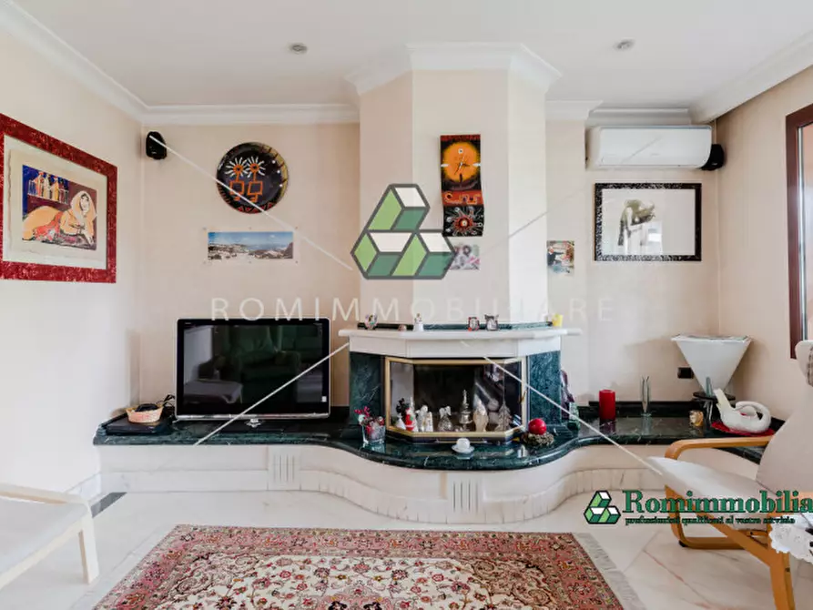 Immagine 2 di Villa in vendita  in Via Pierfranco Bonetti a Roma