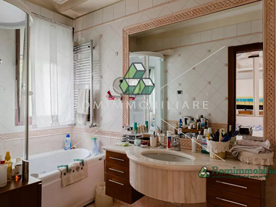 Immagine 45 di Villa in vendita  in Via Pierfranco Bonetti a Roma