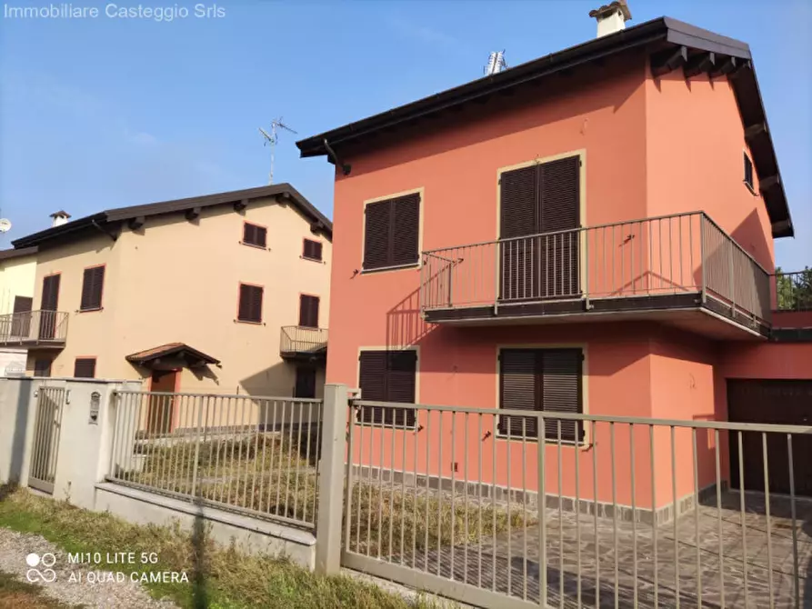 Immagine 6 di Villa in vendita  in via Roma a Castelletto Di Branduzzo