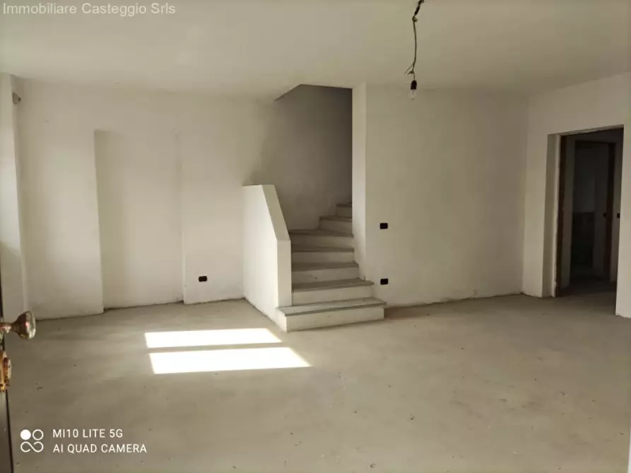 Immagine 8 di Villa in vendita  in via Roma a Castelletto Di Branduzzo