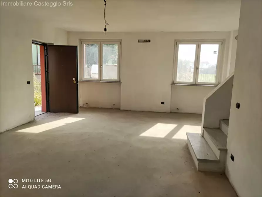 Immagine 12 di Villa in vendita  in via Roma a Castelletto Di Branduzzo