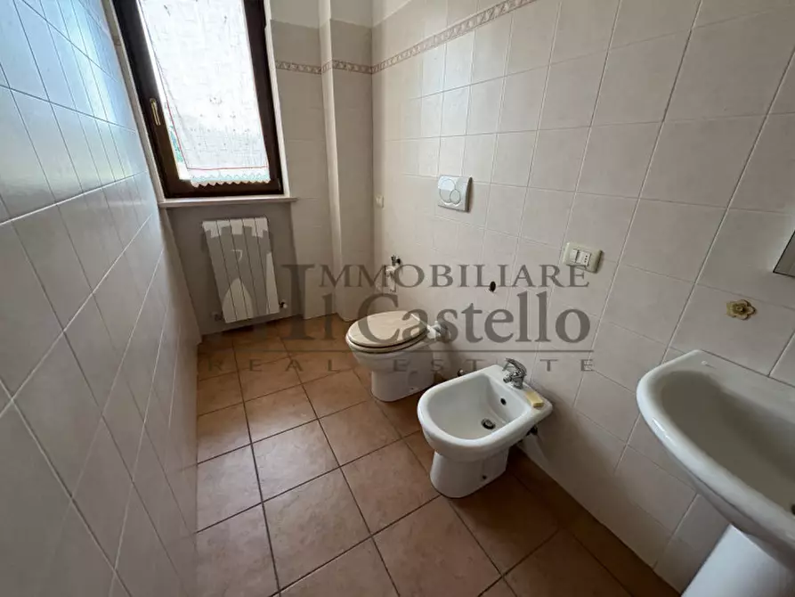 Immagine 10 di Appartamento in vendita  a Castiglione Del Lago