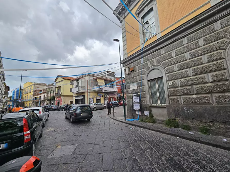 Immagine 2 di Negozio in affitto  in Via Parroco Simeoli a Napoli