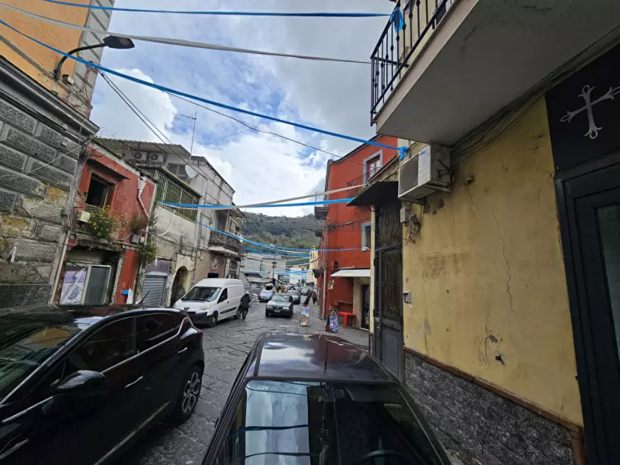 Immagine 4 di Negozio in affitto  in Via Parroco Simeoli a Napoli