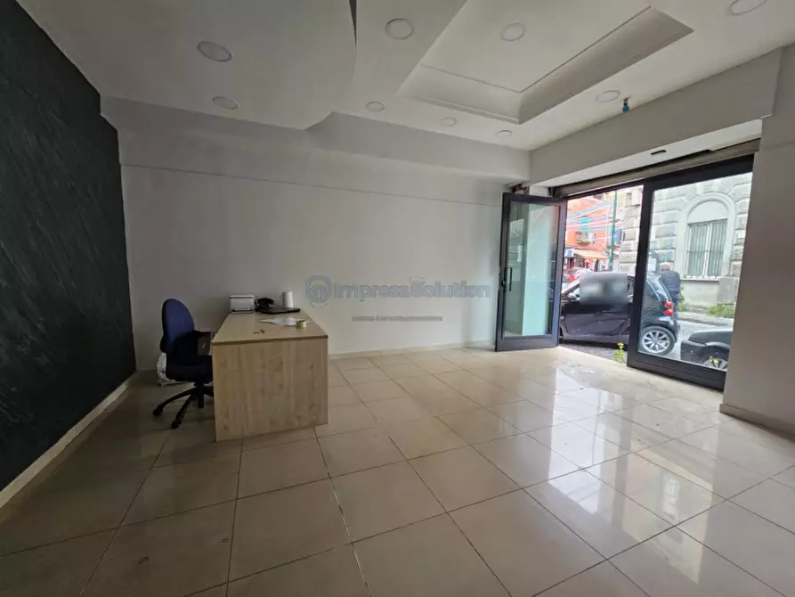 Immagine 8 di Negozio in affitto  in Via Parroco Simeoli a Napoli