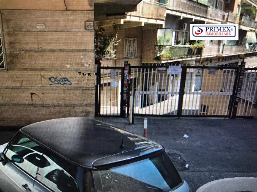 Immagine 7 di Garage in vendita  in Via Roberto Michels a Roma