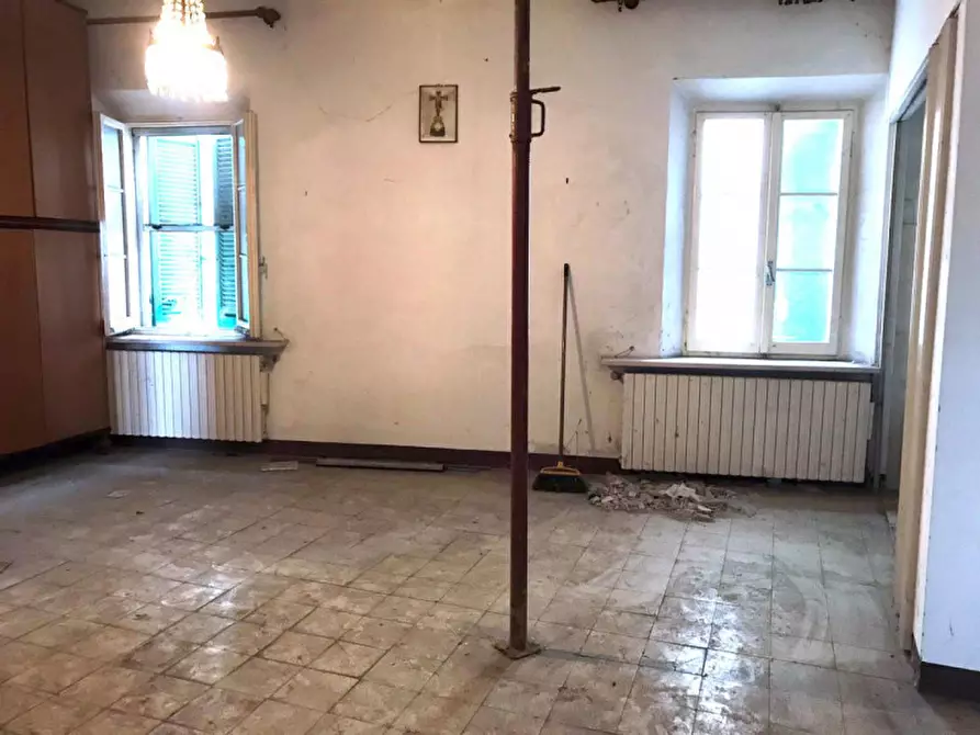 Immagine 11 di Palazzo in vendita  in PIAZZA MAGGIORE a Montiano