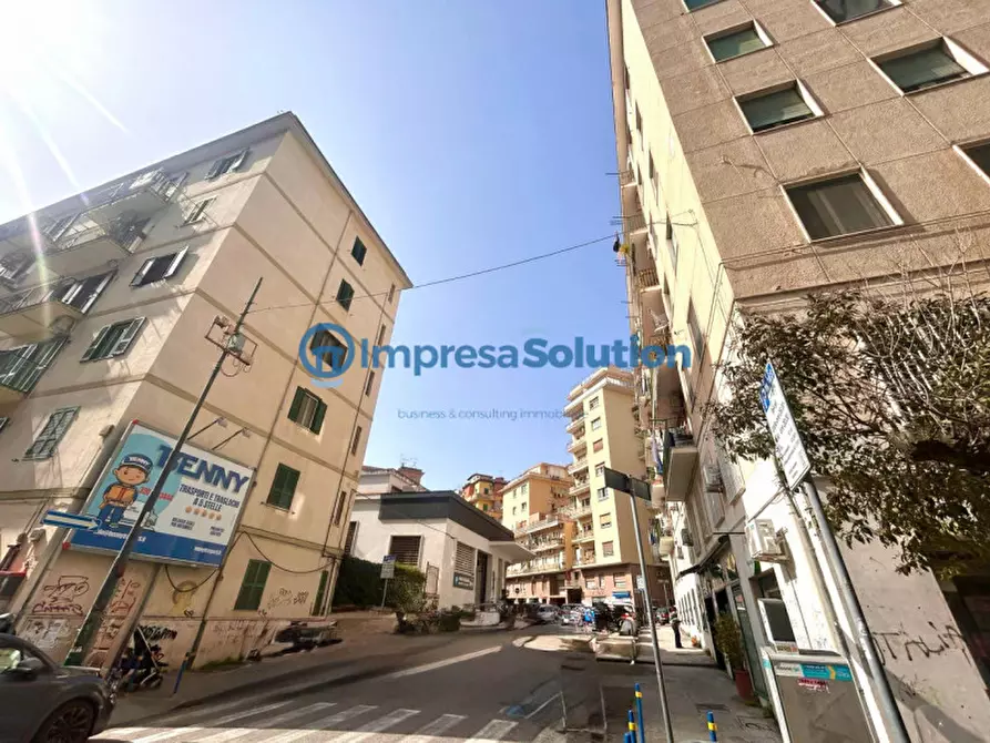 Immagine 1 di Negozio in vendita  in Via Ugo Niutta a Napoli