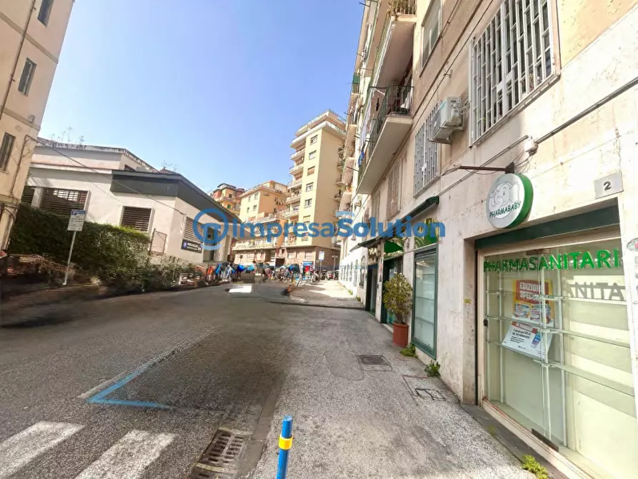 Immagine 5 di Negozio in vendita  in Via Ugo Niutta a Napoli