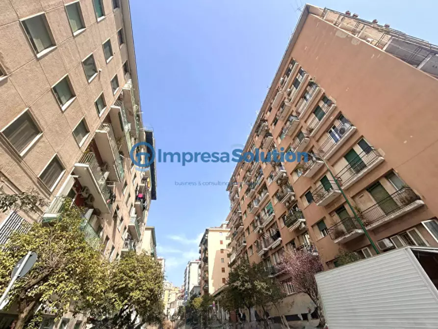 Immagine 6 di Negozio in vendita  in Via Ugo Niutta a Napoli