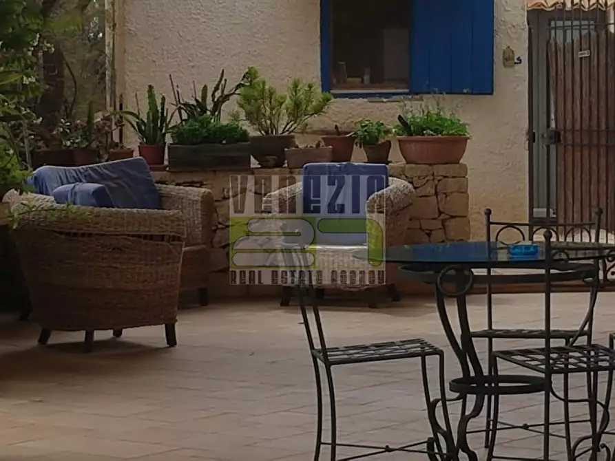 Immagine 4 di Bed & Breakfast in vendita  a Portopalo Di Capo Passero
