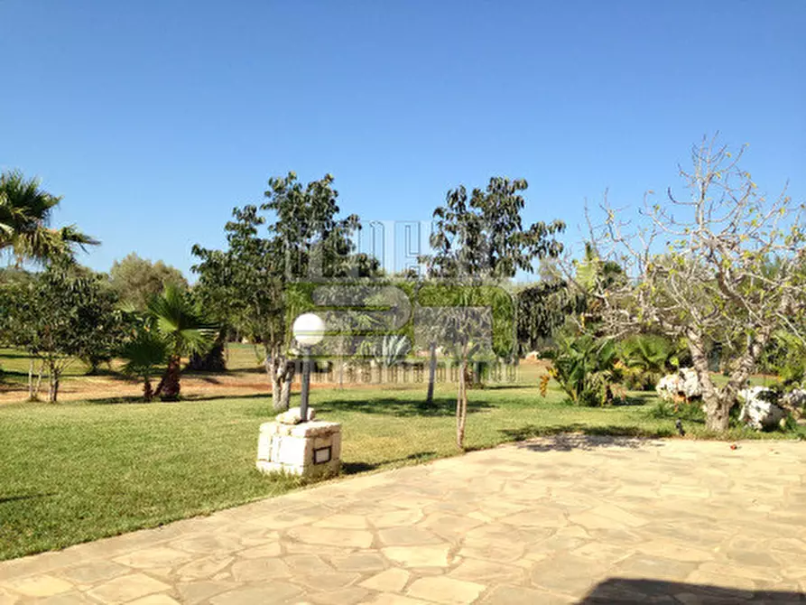 Immagine 8 di Bed & Breakfast in vendita  a Portopalo Di Capo Passero