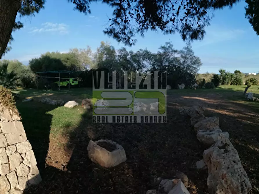 Immagine 21 di Bed & Breakfast in vendita  a Portopalo Di Capo Passero