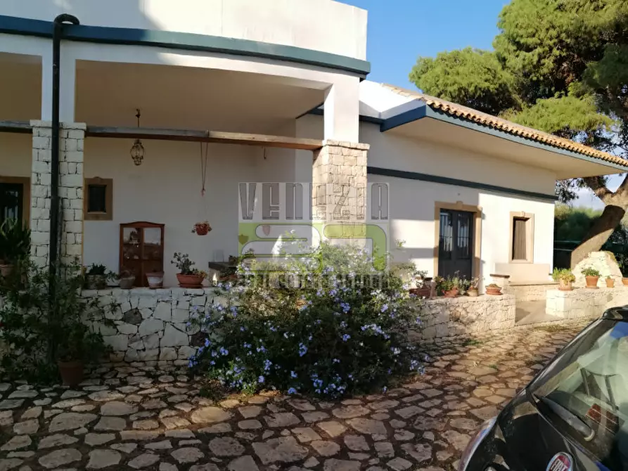 Immagine 37 di Bed & Breakfast in vendita  a Portopalo Di Capo Passero