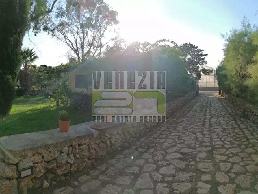 Immagine 38 di Bed & Breakfast in vendita  a Portopalo Di Capo Passero