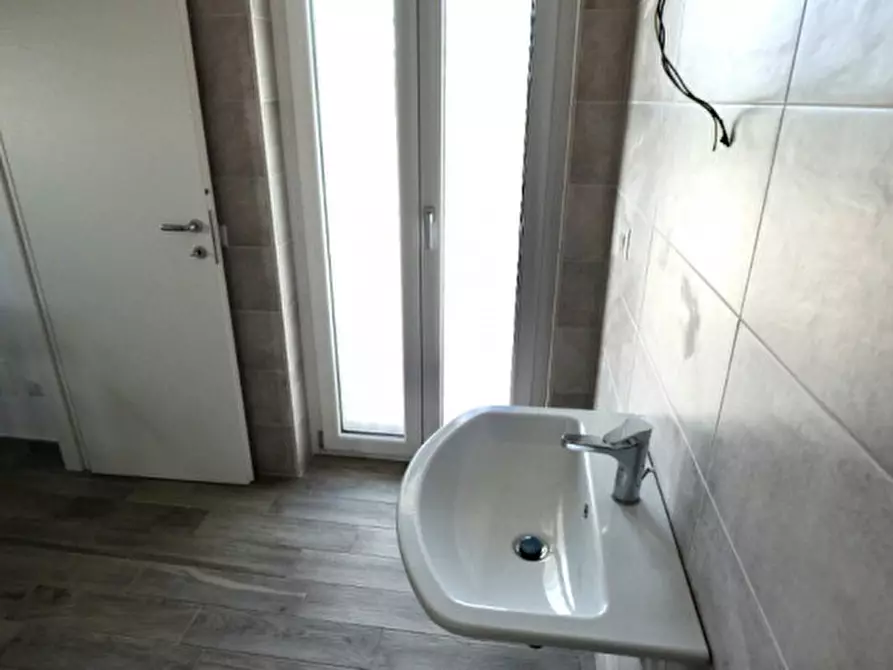 Immagine 19 di Villa in affitto  in via fraconalto a Roma