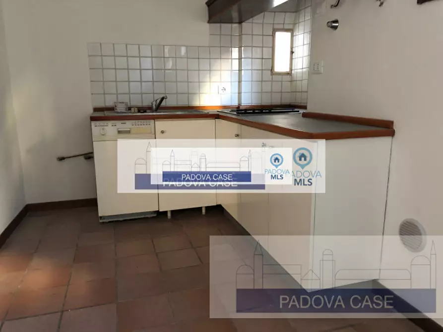 Immagine 7 di Appartamento in affitto  in via cappelli 4 a Padova