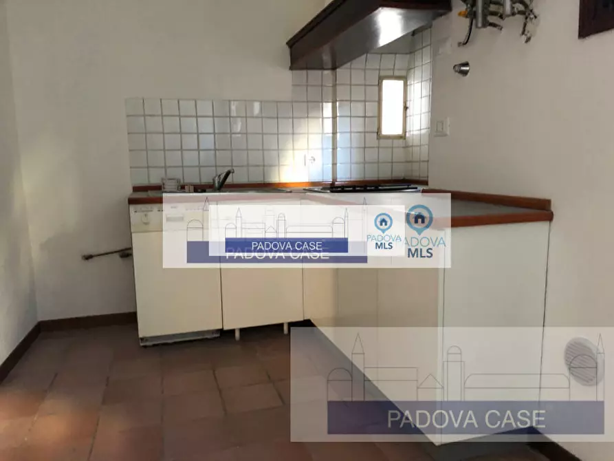 Immagine 12 di Appartamento in affitto  in via cappelli 4 a Padova