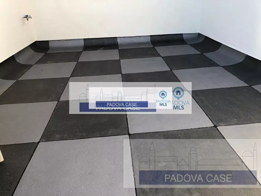 Immagine 15 di Appartamento in affitto  in via cappelli 4 a Padova