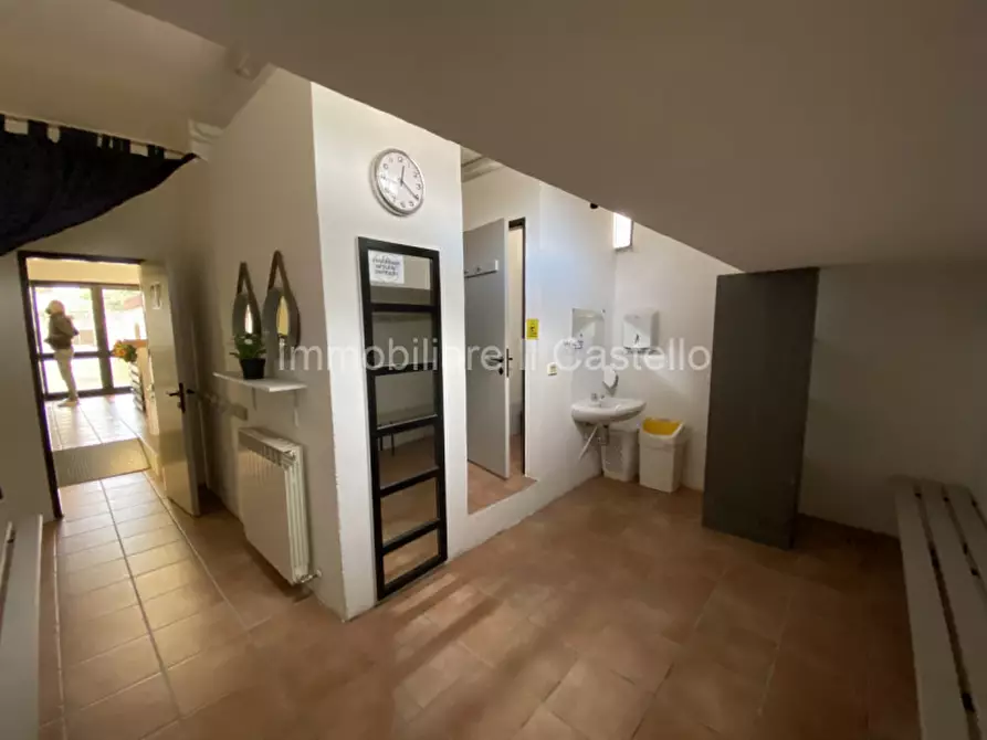 Immagine 8 di Attività commerciale in vendita  in Piazza Aeronautica 7 a Castiglione Del Lago