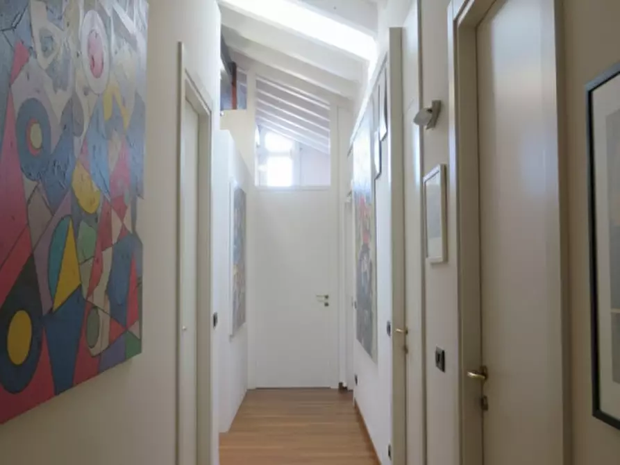 Immagine 9 di Attico in vendita  a Montebelluna