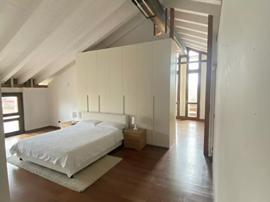 Immagine 11 di Attico in vendita  a Montebelluna