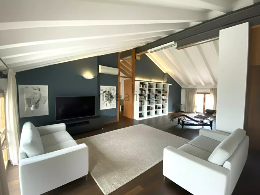 Immagine 14 di Attico in vendita  a Montebelluna