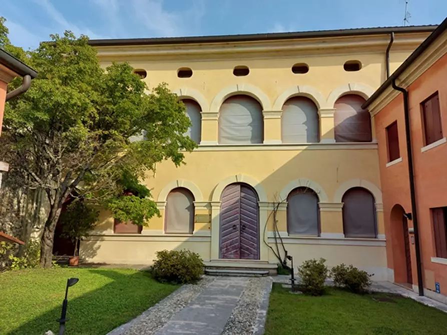 Immagine 1 di Ufficio in vendita  in Piazza Marconi, N. 17 a Isola Vicentina