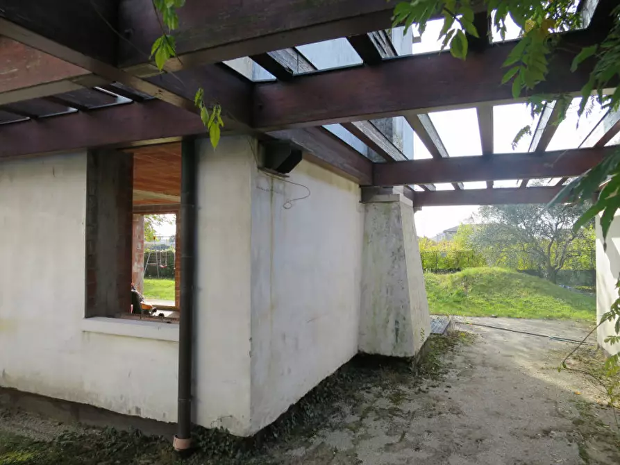 Immagine 5 di Casa bifamiliare in vendita  a Montebelluna