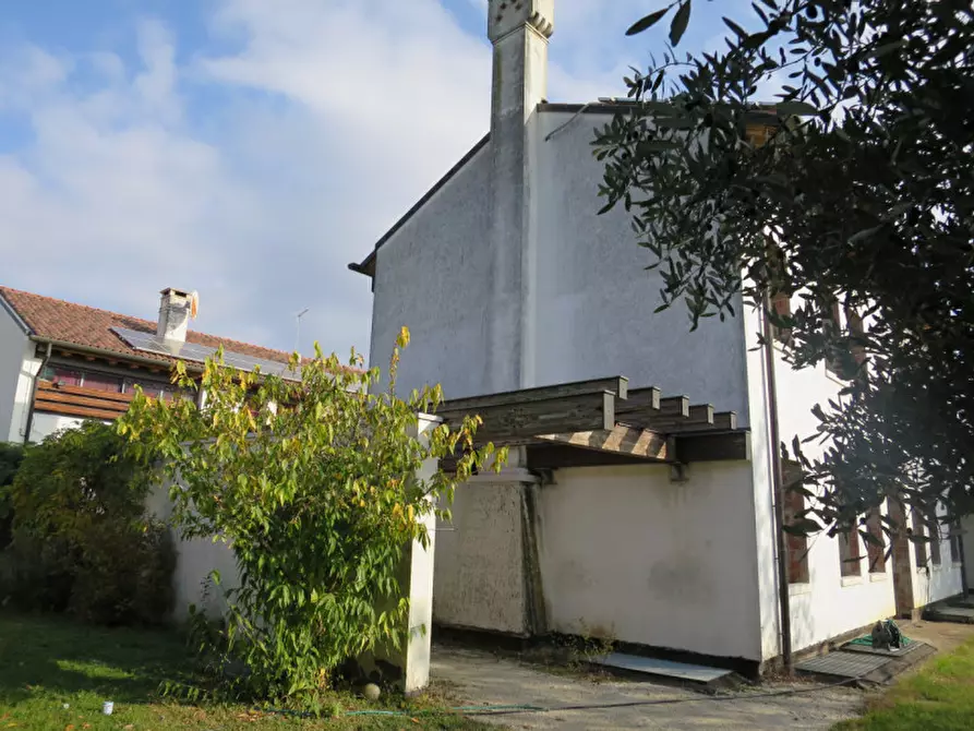 Immagine 10 di Casa bifamiliare in vendita  a Montebelluna