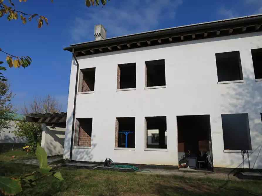Immagine 9 di Casa bifamiliare in vendita  a Montebelluna