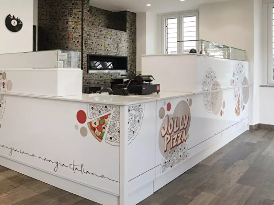 Immagine 2 di Attività commerciale in vendita  a Castelfranco Veneto