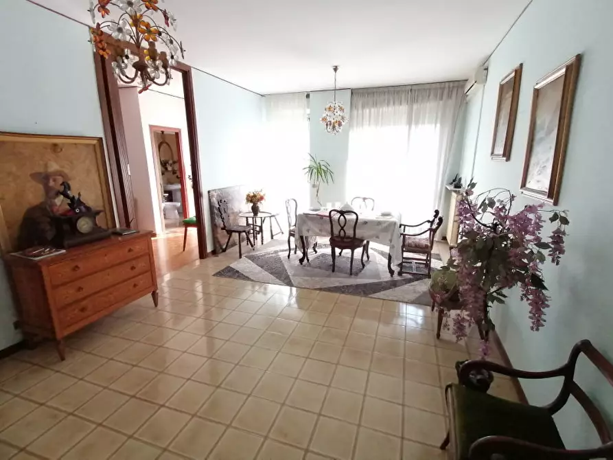 Immagine 1 di Appartamento in vendita  in VIA BACCELLI a Modena